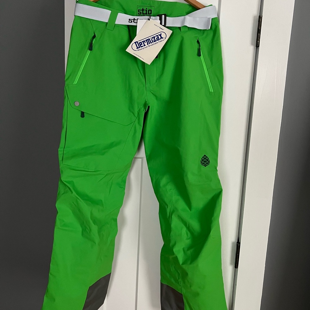 Stio Environ Women’s ski/snowboard pant size Large/regular length NWT